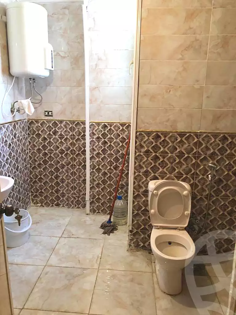https://aqarmap.com.eg/ar/listing/7259791-for-sale-alexandria-al-agamy-bw-ywsf-hosni-mubarak-st