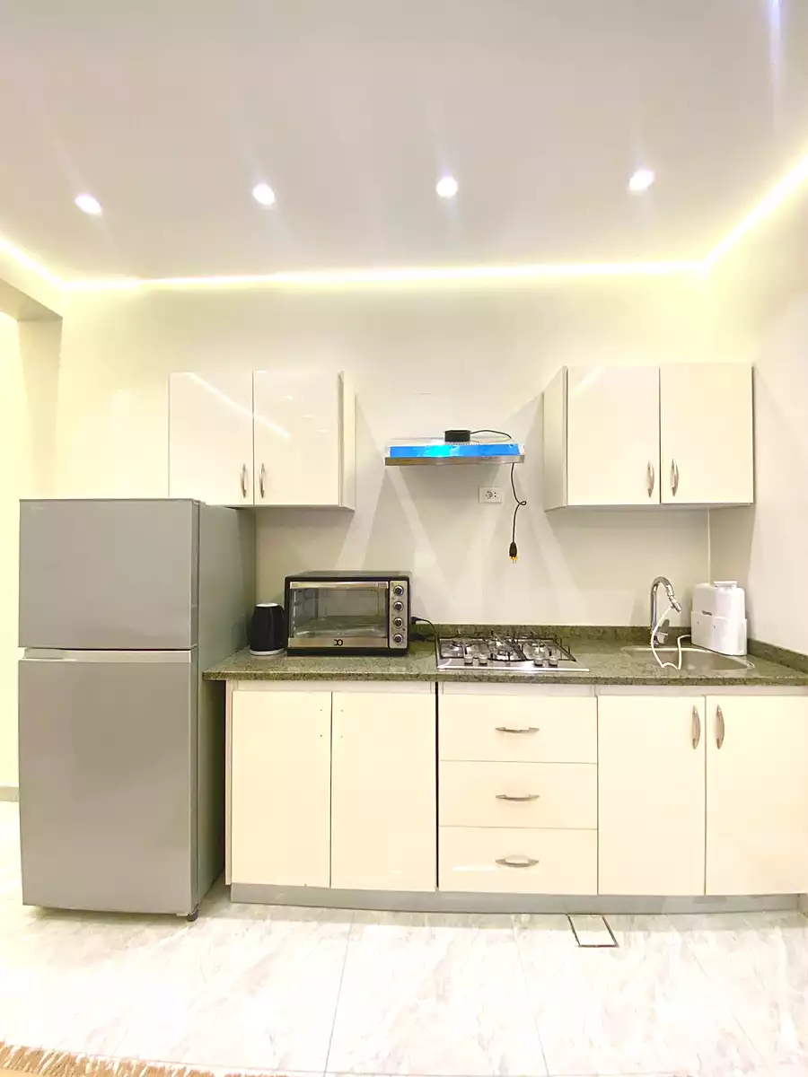 https://aqarmap.com.eg/ar/listing/7261041-for-rent-cairo-new-cairo-compounds-el-mostashareen-compound