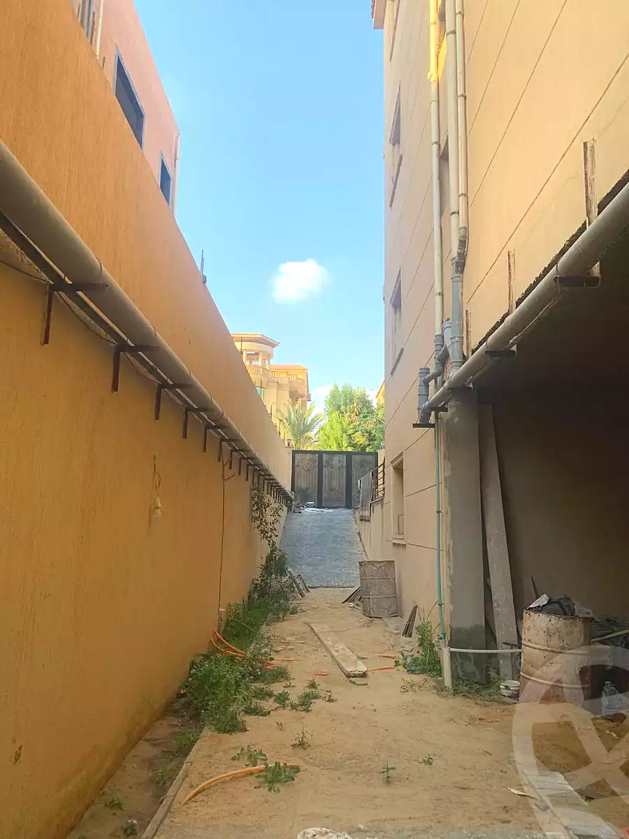 https://aqarmap.com.eg/en/listing/7261598-for-sale-cairo-new-cairo-sharq-el-akadamiya-izz-aldin-ahmed-farid-st