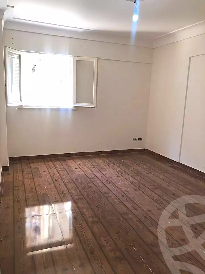 https://aqarmap.com.eg/ar/listing/7262639-for-rent-alexandria-moharram-bey