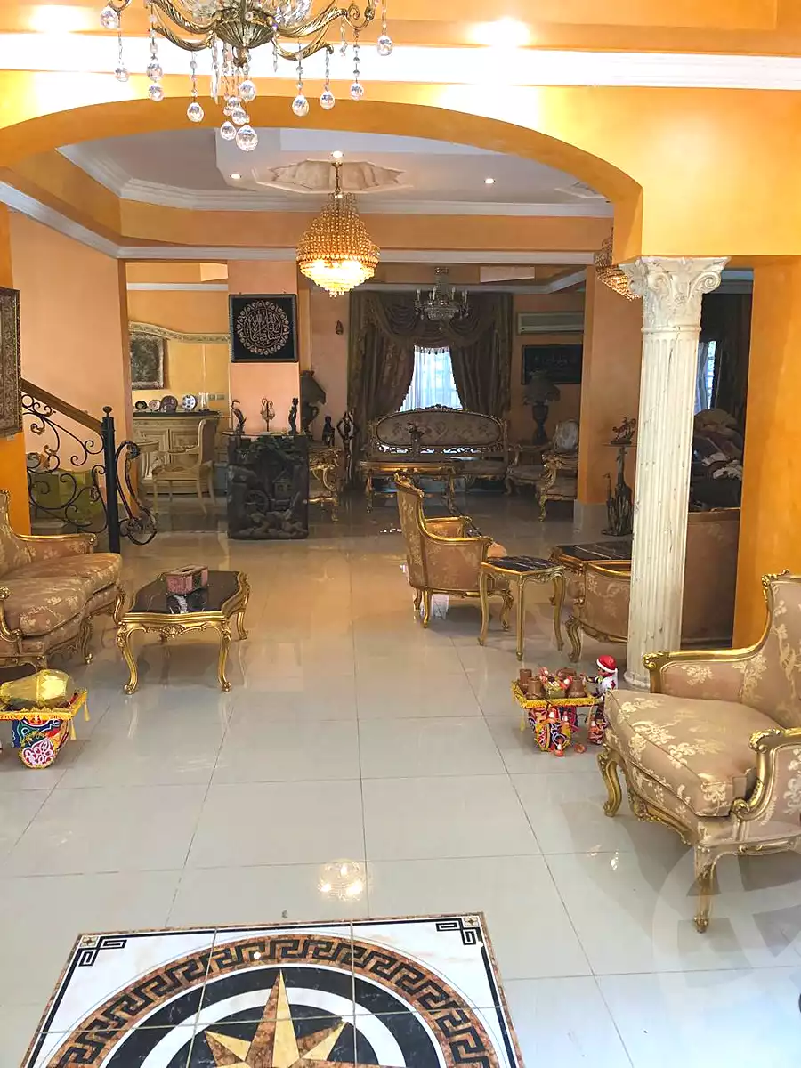 فيلا بـ٥ غرف نوم في بيفرلي هيلز، صورة ٢ من ٨