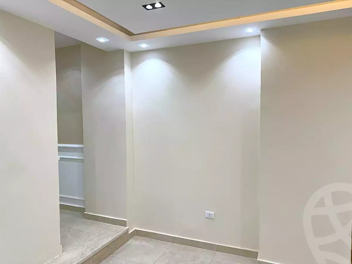 https://aqarmap.com.eg/ar/listing/7263863-for-sale-cairo-6th-of-october-el-ahyaa-neighborhood-3rd-al-hay-al-thalith-st