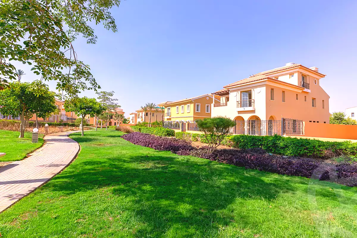 https://aqarmap.com.eg/ar/listing/7265230-for-sale-cairo-new-cairo-compounds-hyde-park-parkway-hyde-park-compound