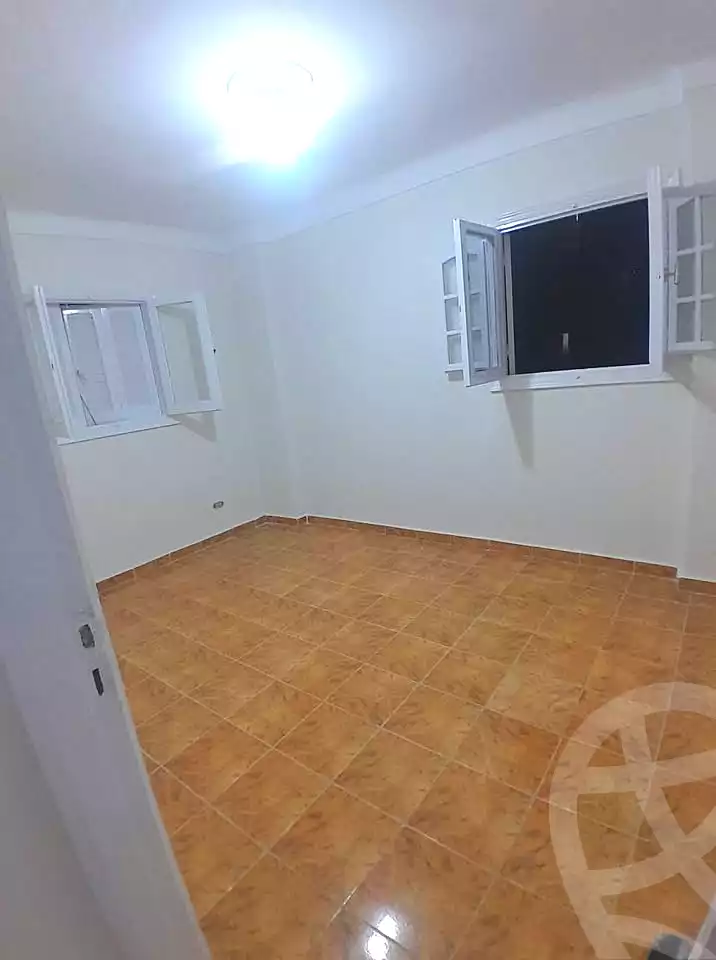 https://aqarmap.com.eg/ar/listing/7265614-for-sale-alexandria-el-asafra-l-sfr-bhry