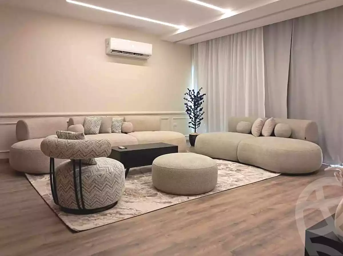 https://aqarmap.com.eg/ar/listing/7265638-for-sale-cairo-new-cairo-compounds-kmbwnd-kryk-twn-il-cazar