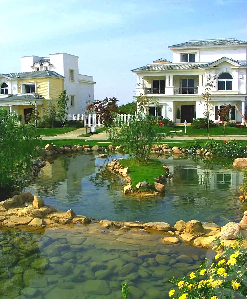 https://aqarmap.com.eg/en/listing/7265733-for-sale-cairo-new-cairo-compounds-mountain-view1-1-compound