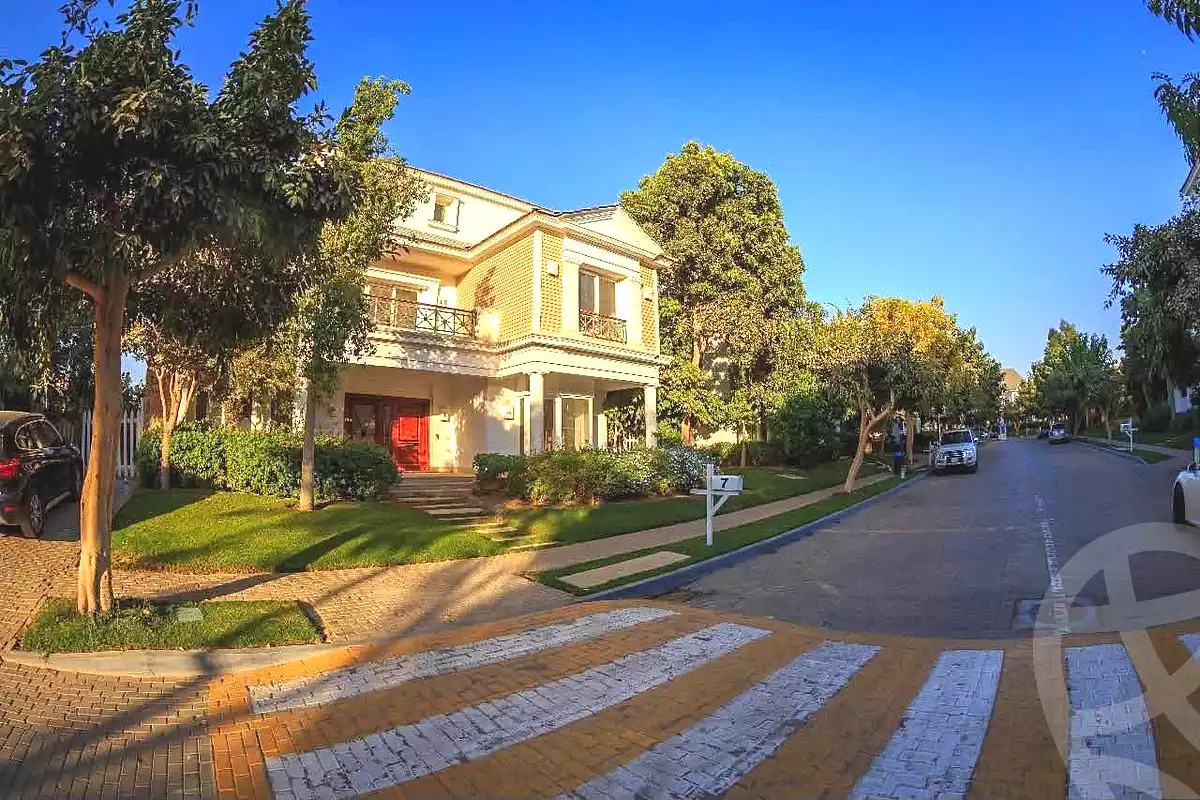 https://aqarmap.com.eg/en/listing/7265733-for-sale-cairo-new-cairo-compounds-mountain-view1-1-compound