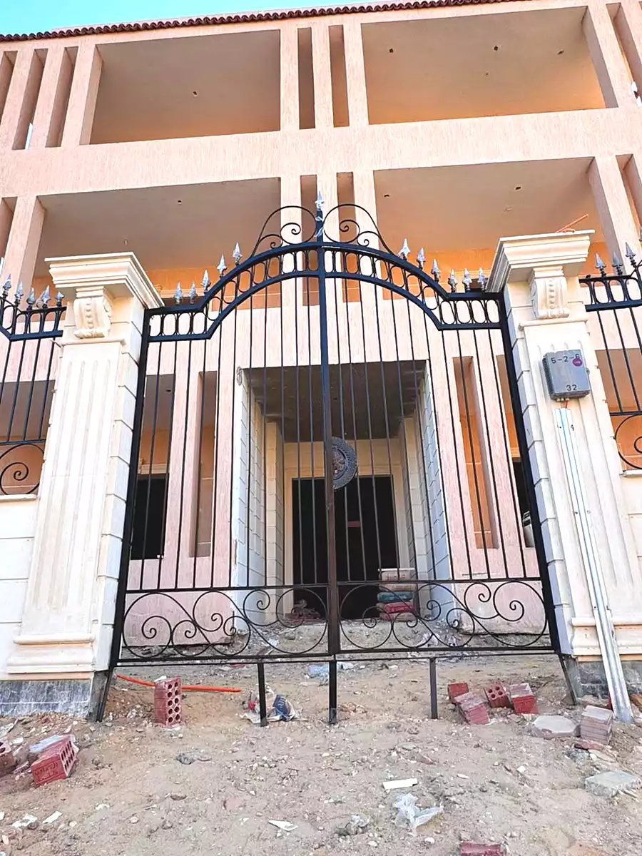 https://aqarmap.com.eg/ar/listing/7267141-for-sale-cairo-el-shorouk-lhy-lthlth-shrq-neighbourhood-2