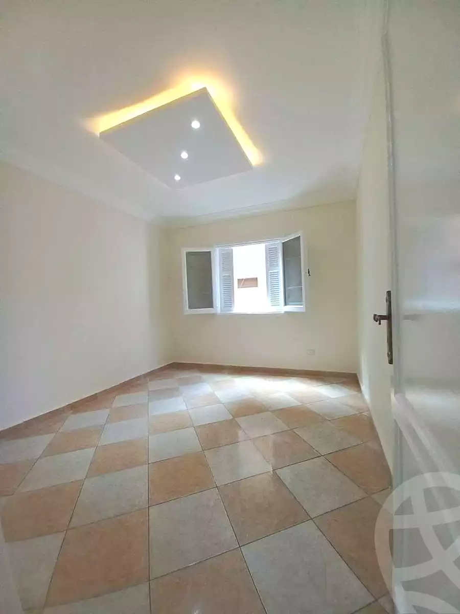 https://aqarmap.com.eg/ar/listing/7267578-for-sale-alexandria-el-asafra-shr-45