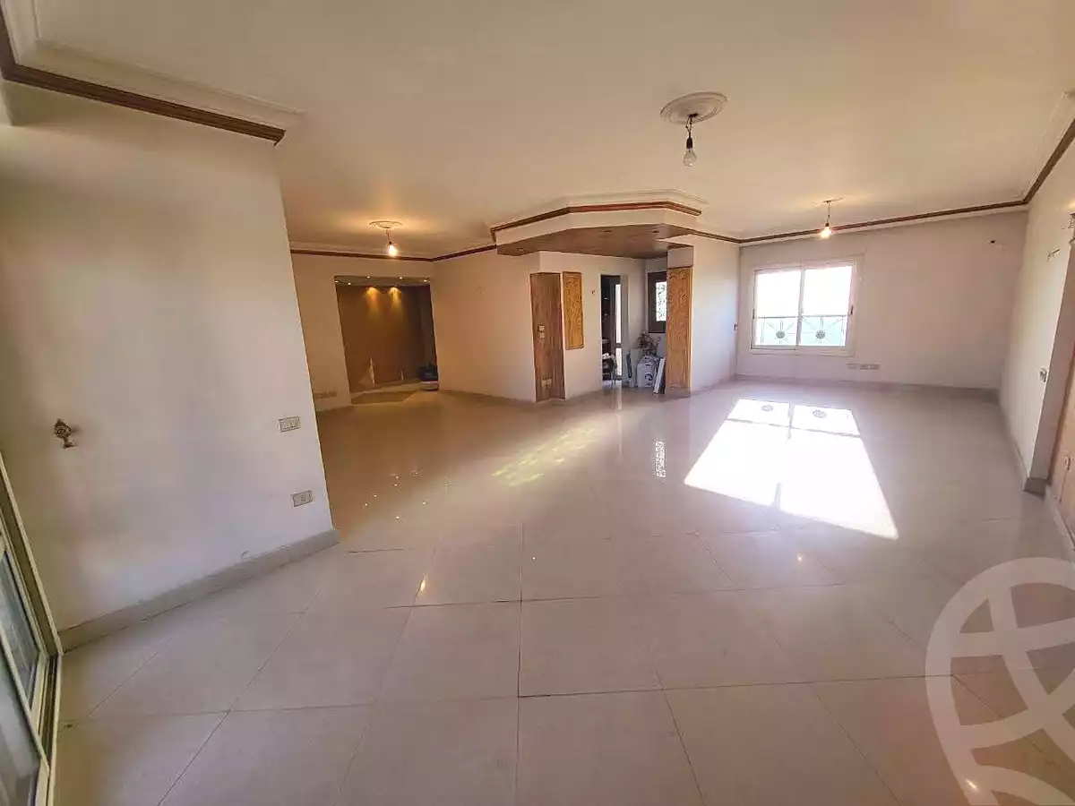 https://aqarmap.com.eg/ar/listing/7267642-for-sale-cairo-shoubra-corniche-el-nile-st