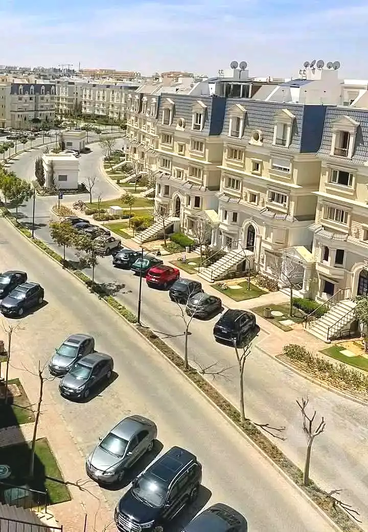 https://aqarmap.com.eg/en/listing/7268003-for-sale-cairo-new-cairo-compounds-mountain-view-hyde-park