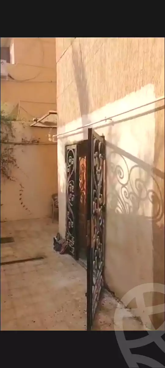 https://aqarmap.com.eg/ar/listing/7269771-for-sale-cairo-6th-of-october-el-ahyaa-neighborhood-3rd-street-9