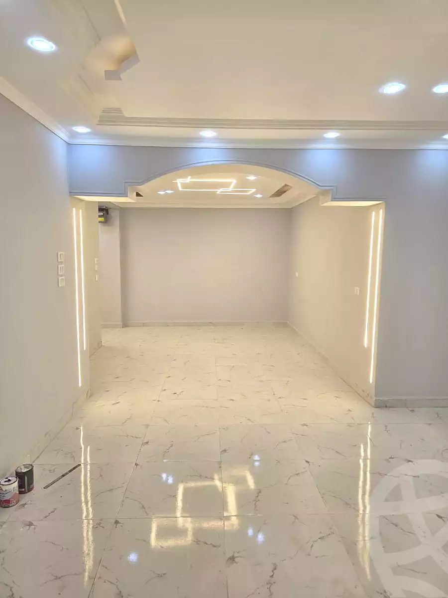 https://aqarmap.com.eg/ar/listing/7270087-for-rent-cairo-6th-of-october-el-ahyaa-neighborhood-2nd-divided-from-al-kafrawei-st