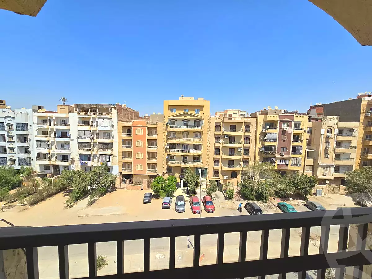 https://aqarmap.com.eg/ar/listing/7270087-for-rent-cairo-6th-of-october-el-ahyaa-neighborhood-2nd-divided-from-al-kafrawei-st