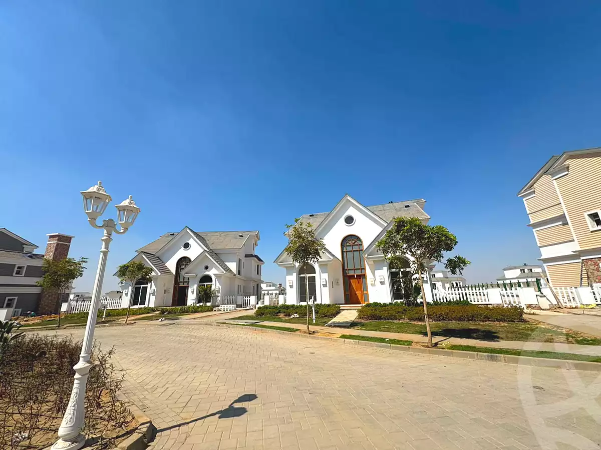 https://aqarmap.com.eg/en/listing/7270079-for-sale-cairo-new-cairo-compounds-mountain-view1-1-compound