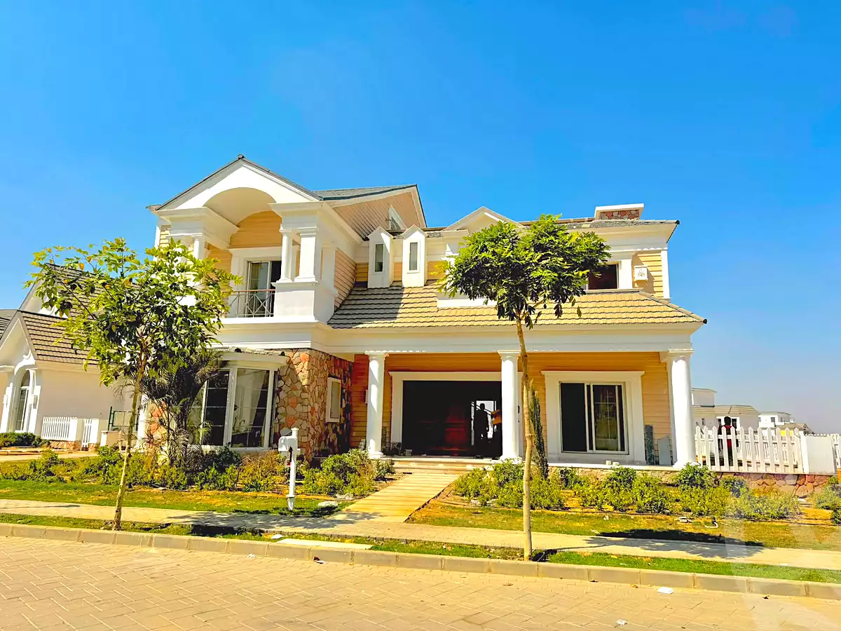 https://aqarmap.com.eg/ar/listing/7270188-for-sale-cairo-new-cairo-compounds-mountain-view1-1-compound