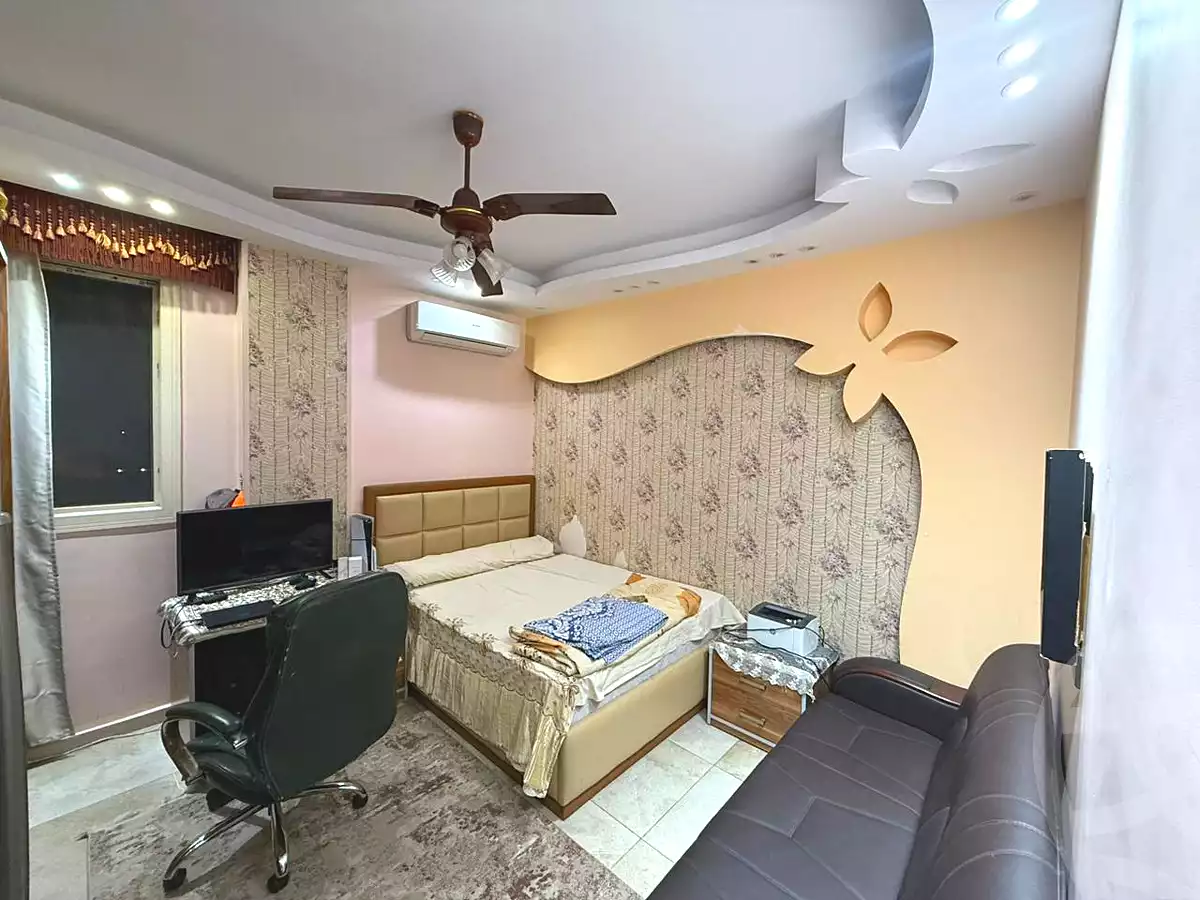 https://aqarmap.com.eg/ar/listing/7270306-for-sale-cairo-6th-of-october-garb-someed-neighborhood-12th
