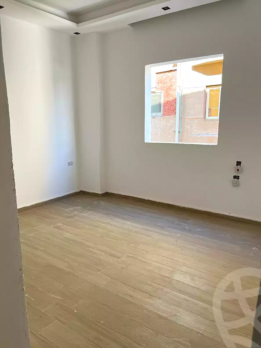 https://aqarmap.com.eg/ar/listing/7270323-for-sale-cairo-new-cairo-compounds-el-mostashareen-compound