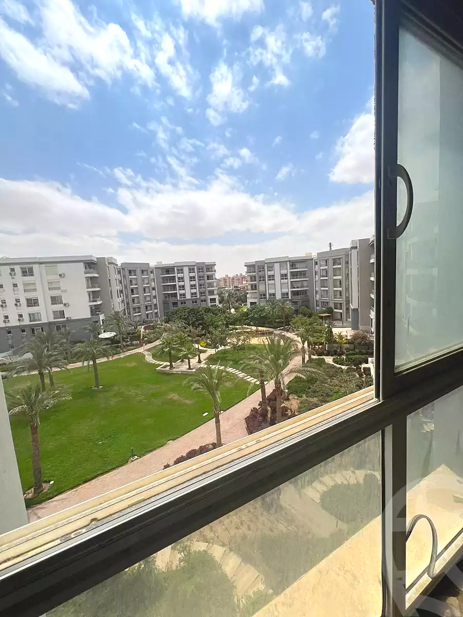 https://aqarmap.com.eg/en/listing/7270534-for-sale-cairo-new-cairo-compounds-hyde-park-centre-ville-hyde-park