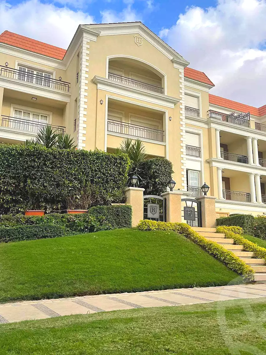 https://aqarmap.com.eg/ar/listing/7270546-for-sale-cairo-new-cairo-compounds-hyde-park-centre-ville-hyde-park