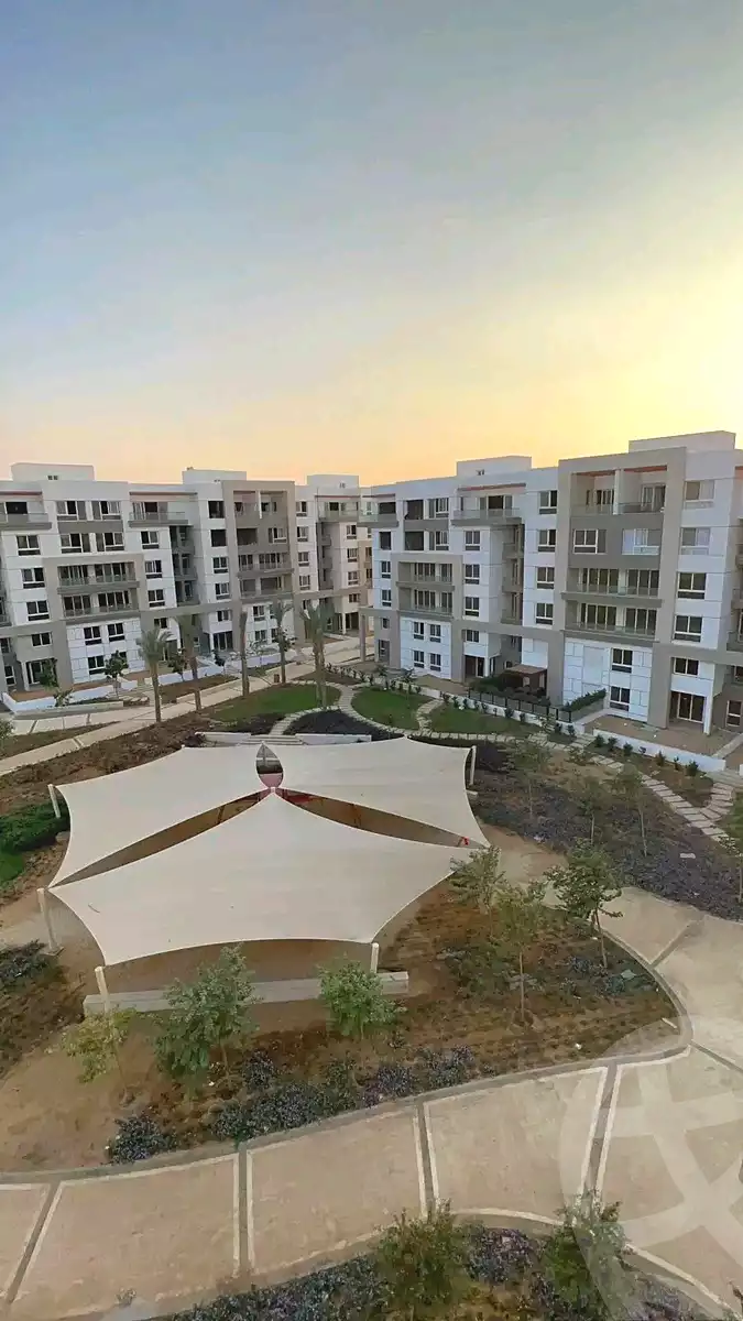 https://aqarmap.com.eg/en/listing/7270571-for-sale-cairo-new-cairo-compounds-hyde-park-centre-ville-hyde-park