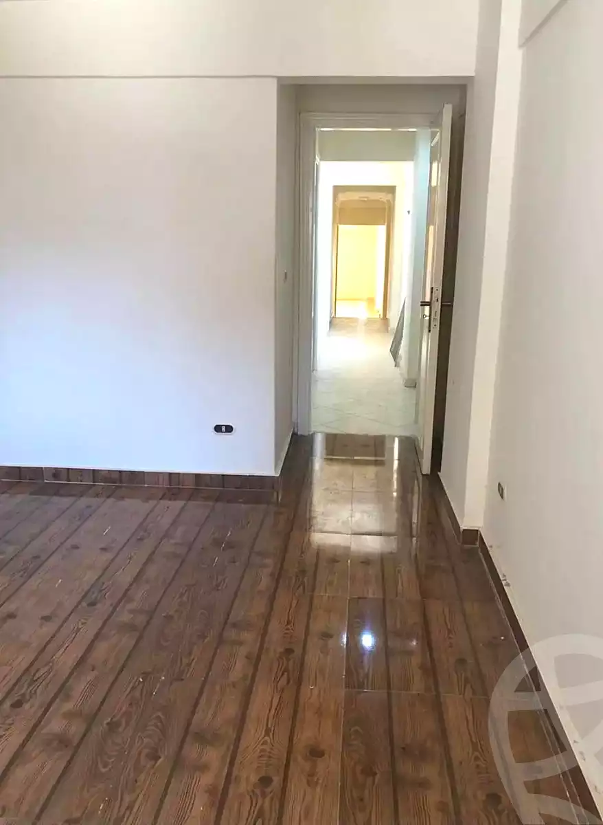 https://aqarmap.com.eg/ar/listing/7270662-for-rent-alexandria-moharram-bey
