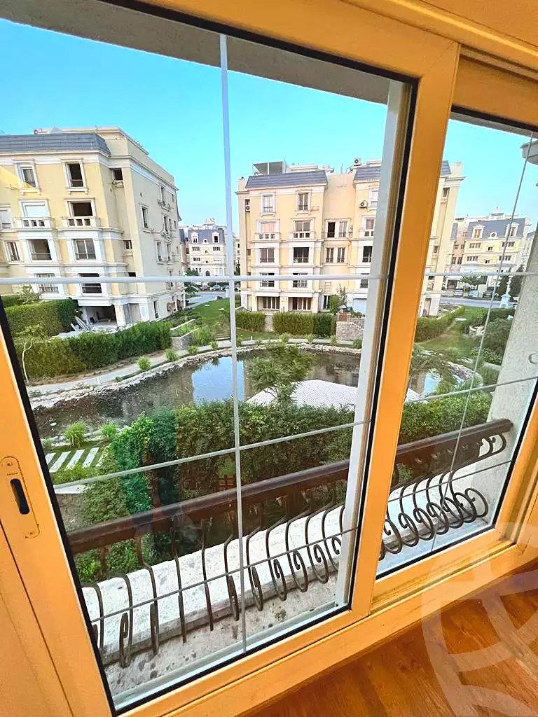 https://aqarmap.com.eg/ar/listing/7270737-for-sale-cairo-new-cairo-compounds-mountain-view-hyde-park