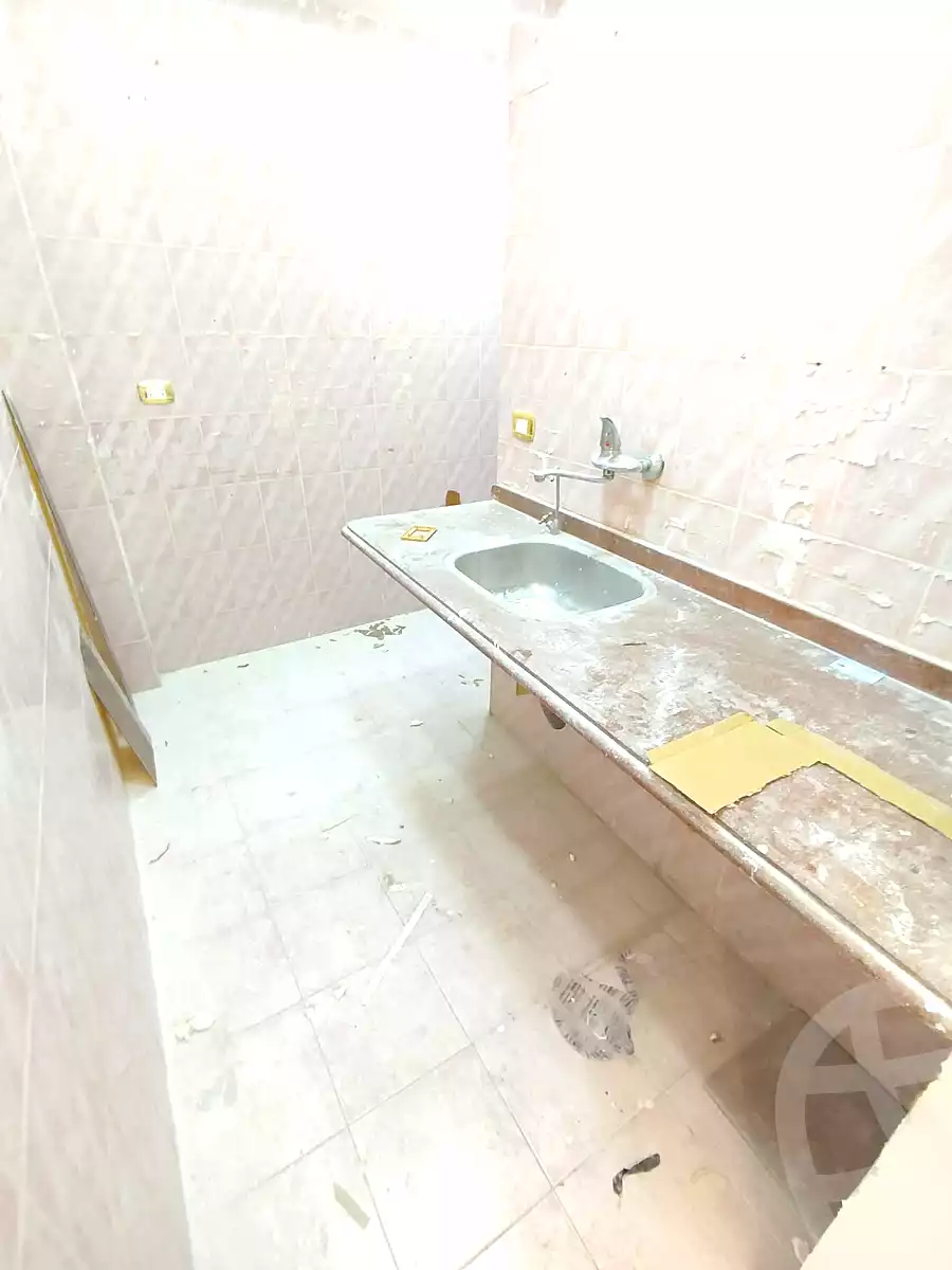 https://aqarmap.com.eg/en/listing/7270948-for-sale-alexandria-lsywf-el-falki