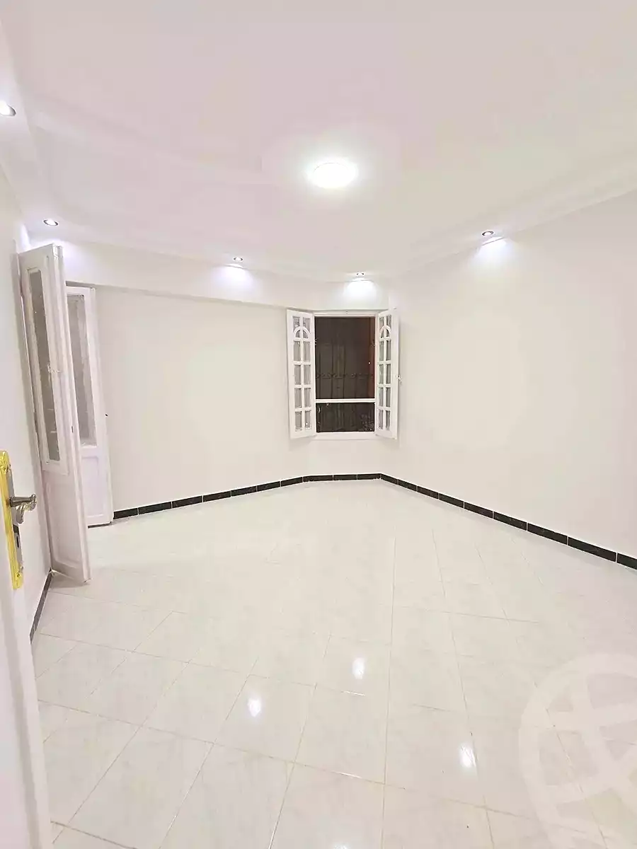 https://aqarmap.com.eg/en/listing/7271350-for-sale-alexandria-al-agamy-shataa-el-nakheel