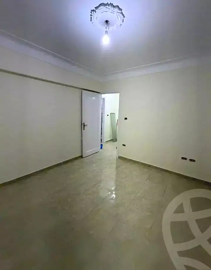 https://aqarmap.com.eg/en/listing/7271531-for-rent-alexandria-ganaklis-shr-mrtdy-bsh