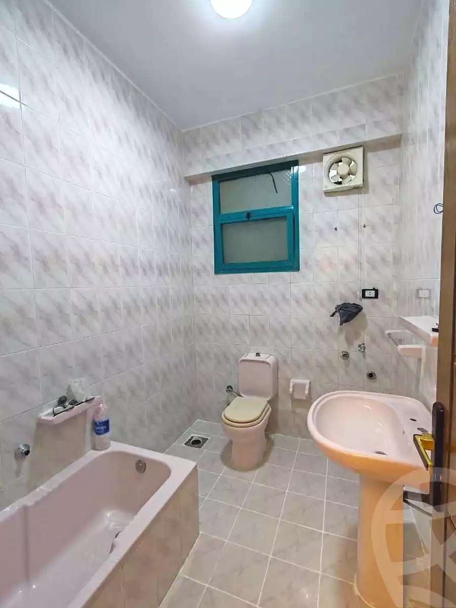 https://aqarmap.com.eg/en/listing/7271916-for-sale-alexandria-al-agamy-shataa-el-nakheel