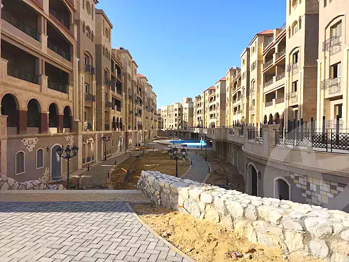 https://aqarmap.com.eg/ar/listing/7272961-for-sale-cairo-new-cairo-compounds-rock-vera-compound