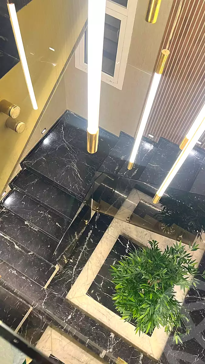 https://aqarmap.com.eg/ar/listing/7272979-for-rent-cairo-new-cairo-compounds-mountain-view-hyde-park