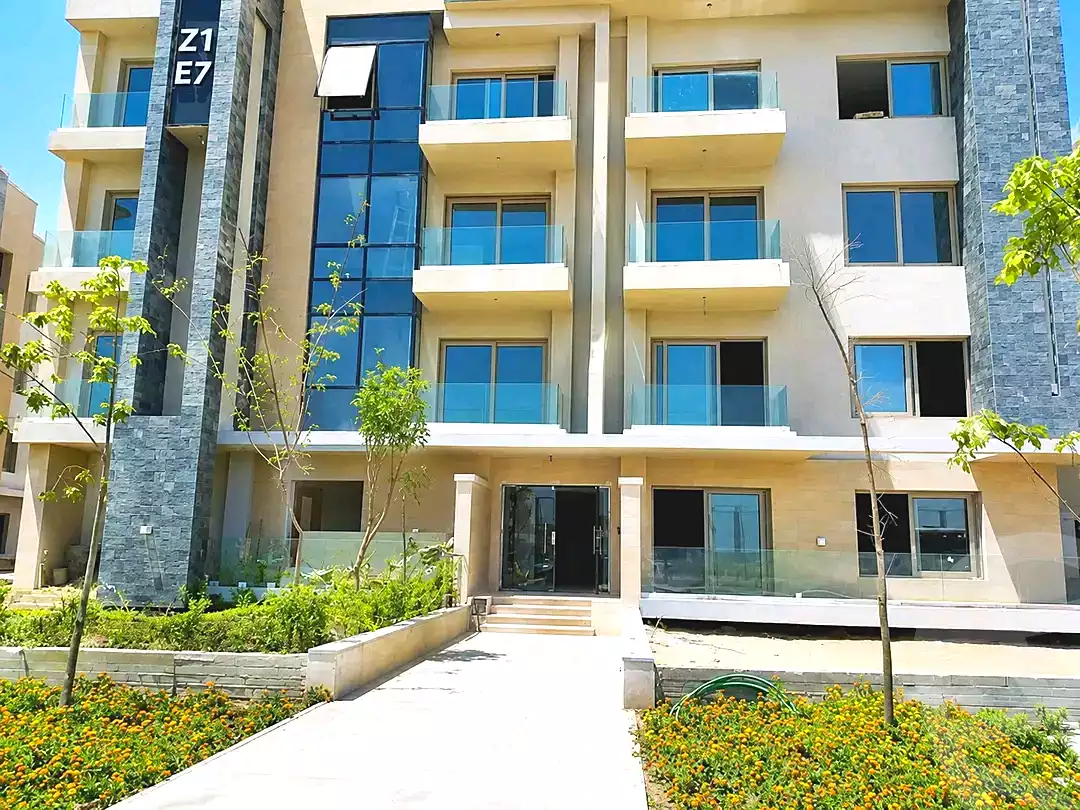 https://aqarmap.com.eg/ar/listing/7273156-for-sale-cairo-new-cairo-compounds-galleria-moon-valley-compound-arabia