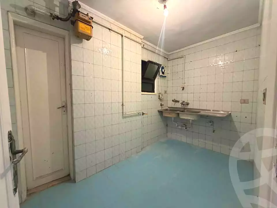 https://aqarmap.com.eg/ar/listing/7274125-for-rent-alexandria-ganaklis