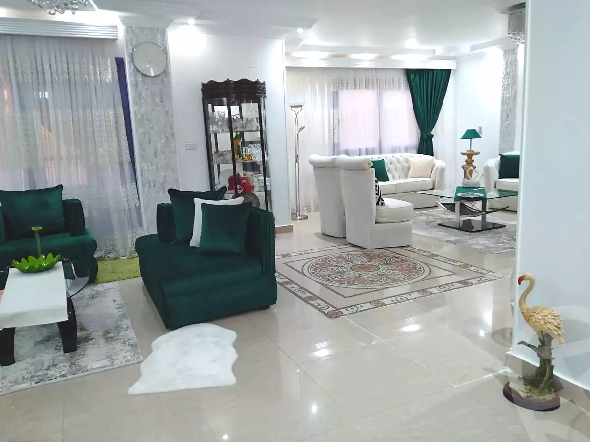 https://aqarmap.com.eg/ar/listing/7275115-for-sale-cairo-new-cairo-compounds-el-masrawiyeh