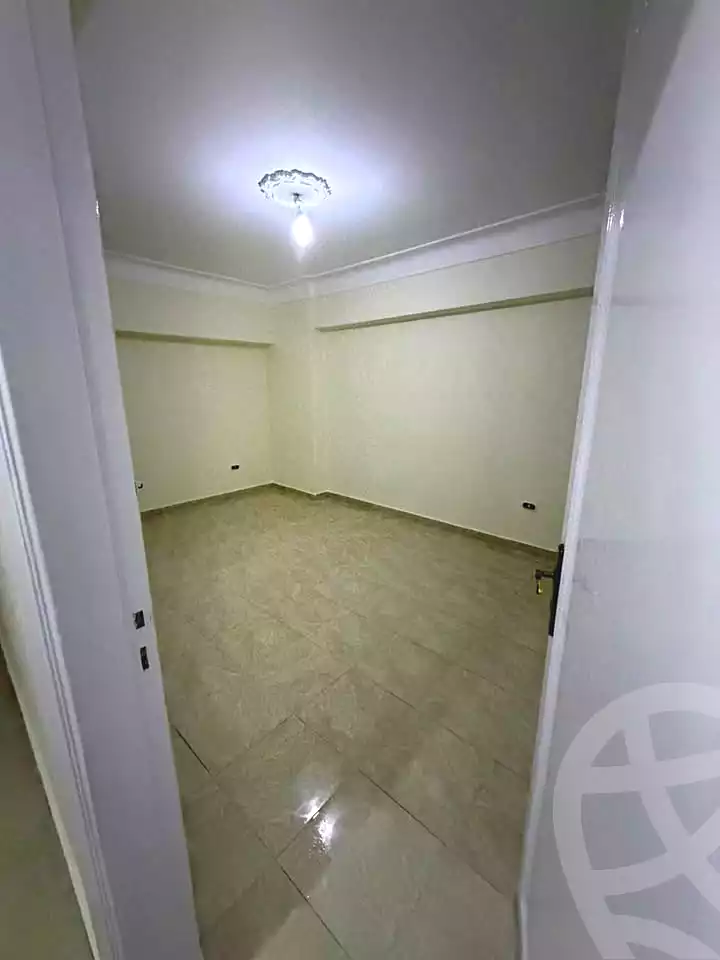 https://aqarmap.com.eg/en/listing/7276064-for-rent-alexandria-ganaklis-shr-mrtdy-bsh