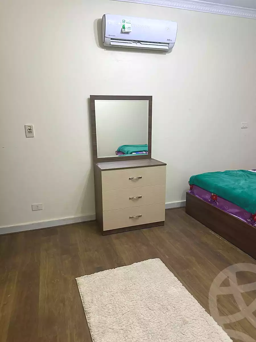 https://aqarmap.com.eg/ar/listing/7276335-for-sale-cairo-new-cairo-lrhb-city-phase-5-ibn-al-nafees-st