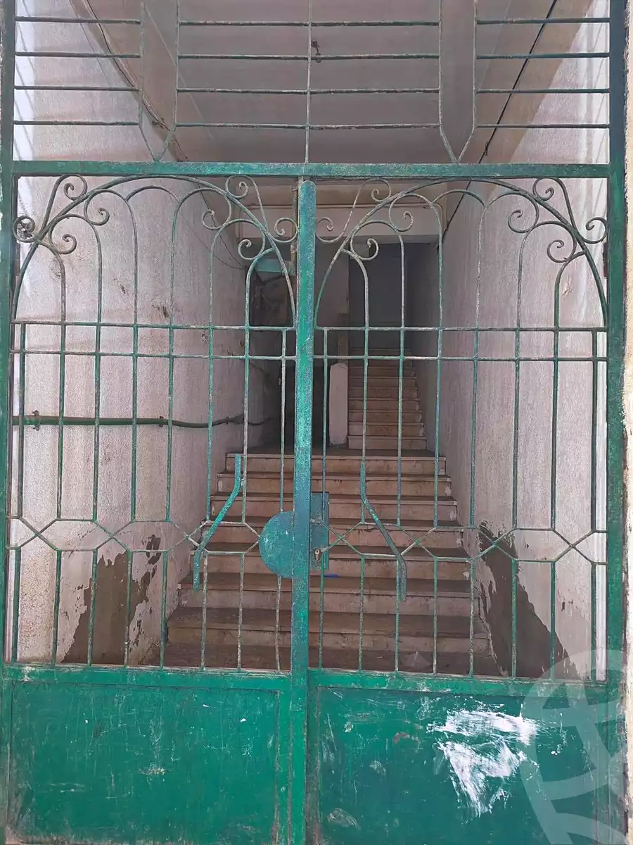 https://aqarmap.com.eg/en/listing/7276563-for-sale-alexandria-al-agamy-bw-ywsf-hosni-mubarak-st