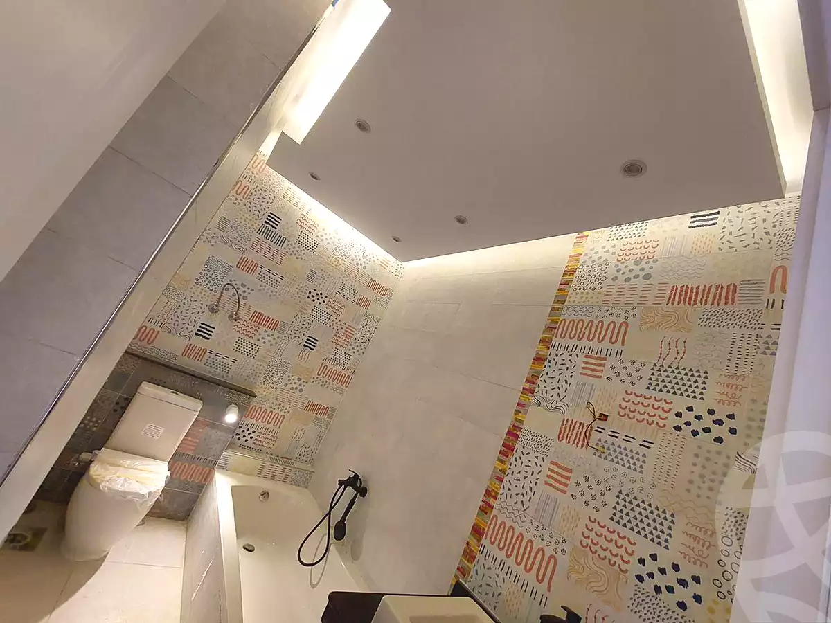 https://aqarmap.com.eg/ar/listing/7276908-for-sale-cairo-new-cairo-6th-settlement-compounds-hyde-park-central-compound