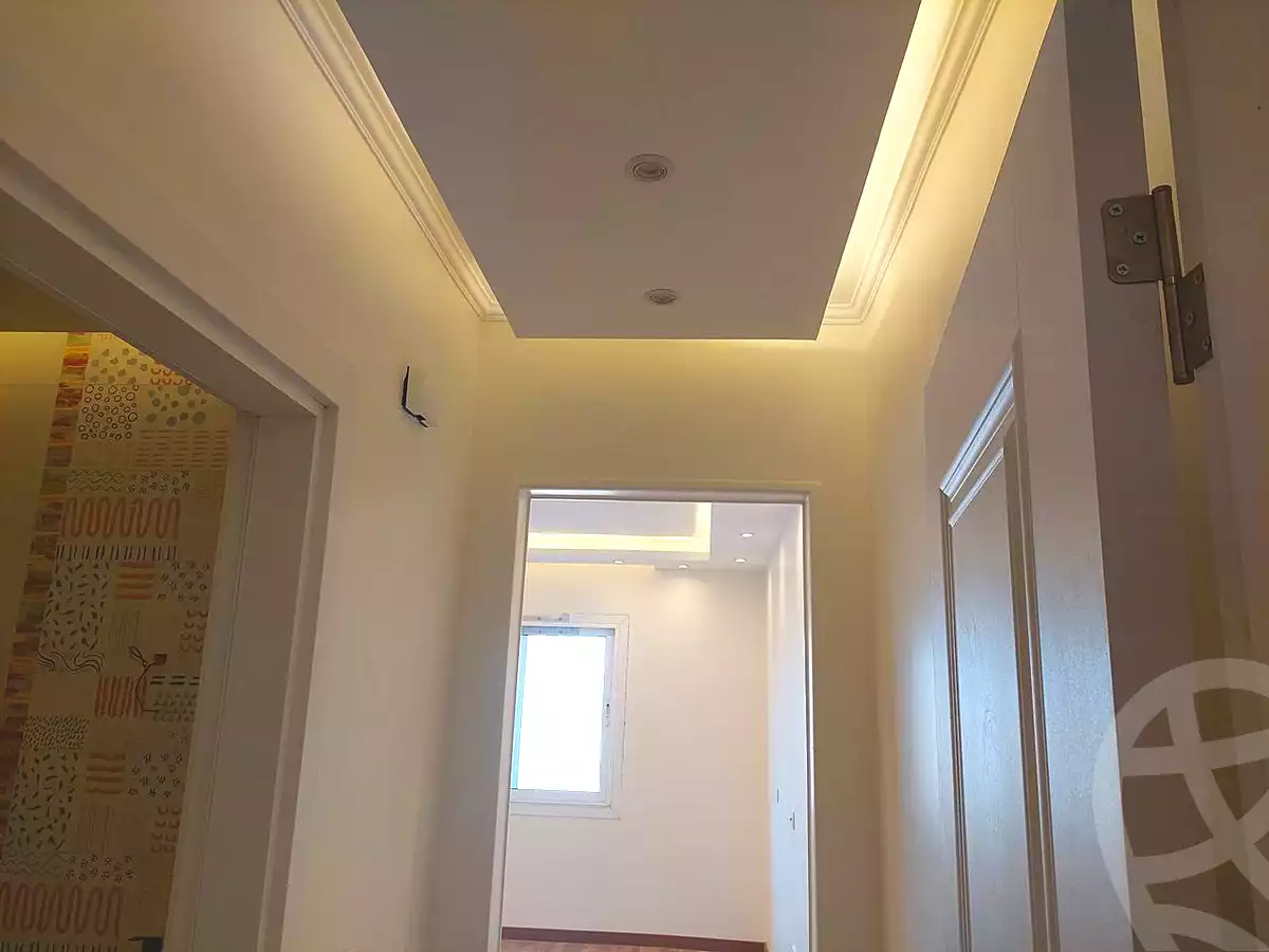 https://aqarmap.com.eg/ar/listing/7276908-for-sale-cairo-new-cairo-6th-settlement-compounds-hyde-park-central-compound