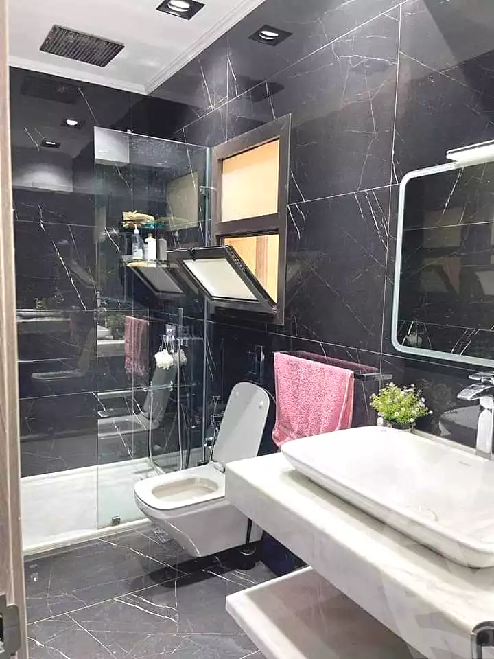 https://aqarmap.com.eg/en/listing/7277550-for-sale-cairo-new-cairo-compounds-mountain-view1-1-compound