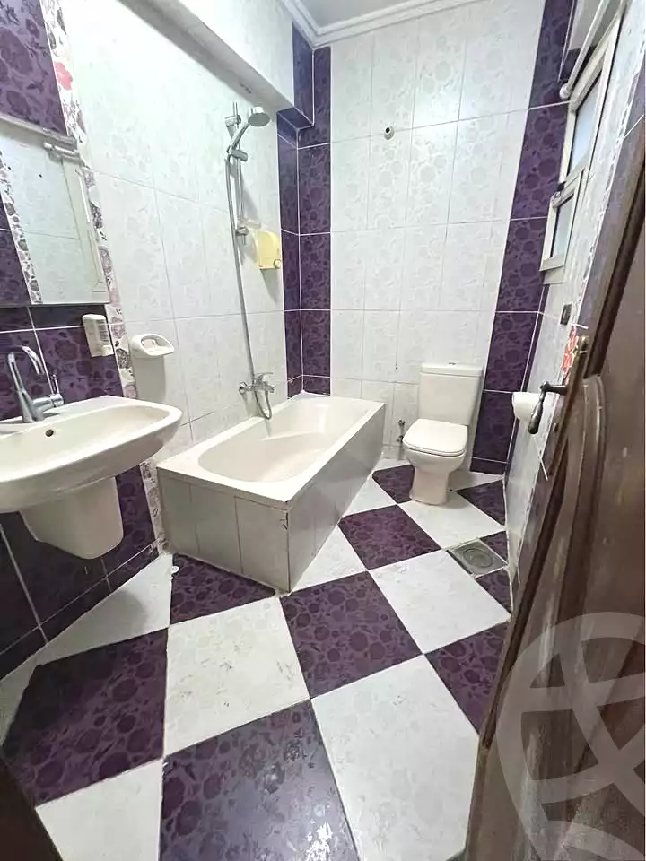 https://aqarmap.com.eg/ar/listing/7279464-for-sale-alexandria-sydy-bshr-sydy-bshr-bhry-mohamed-el-srafi-st.