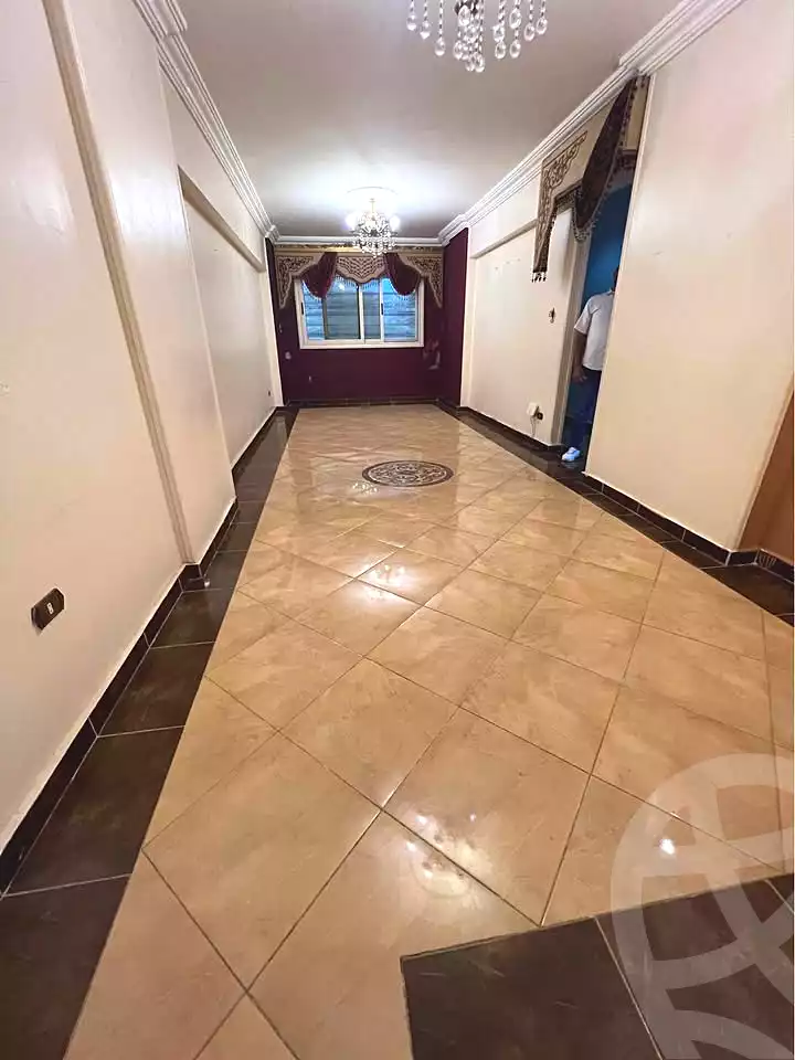 https://aqarmap.com.eg/ar/listing/7279464-for-sale-alexandria-sydy-bshr-sydy-bshr-bhry-mohamed-el-srafi-st.