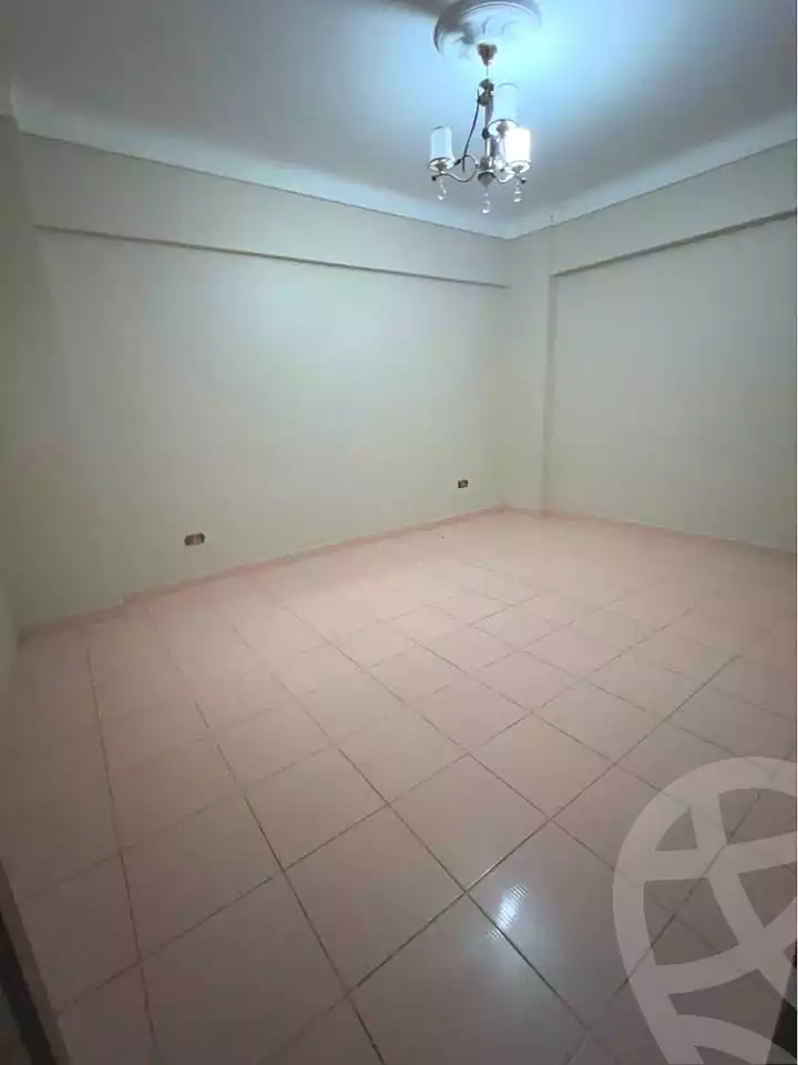 https://aqarmap.com.eg/ar/listing/7279464-for-sale-alexandria-sydy-bshr-sydy-bshr-bhry-mohamed-el-srafi-st.