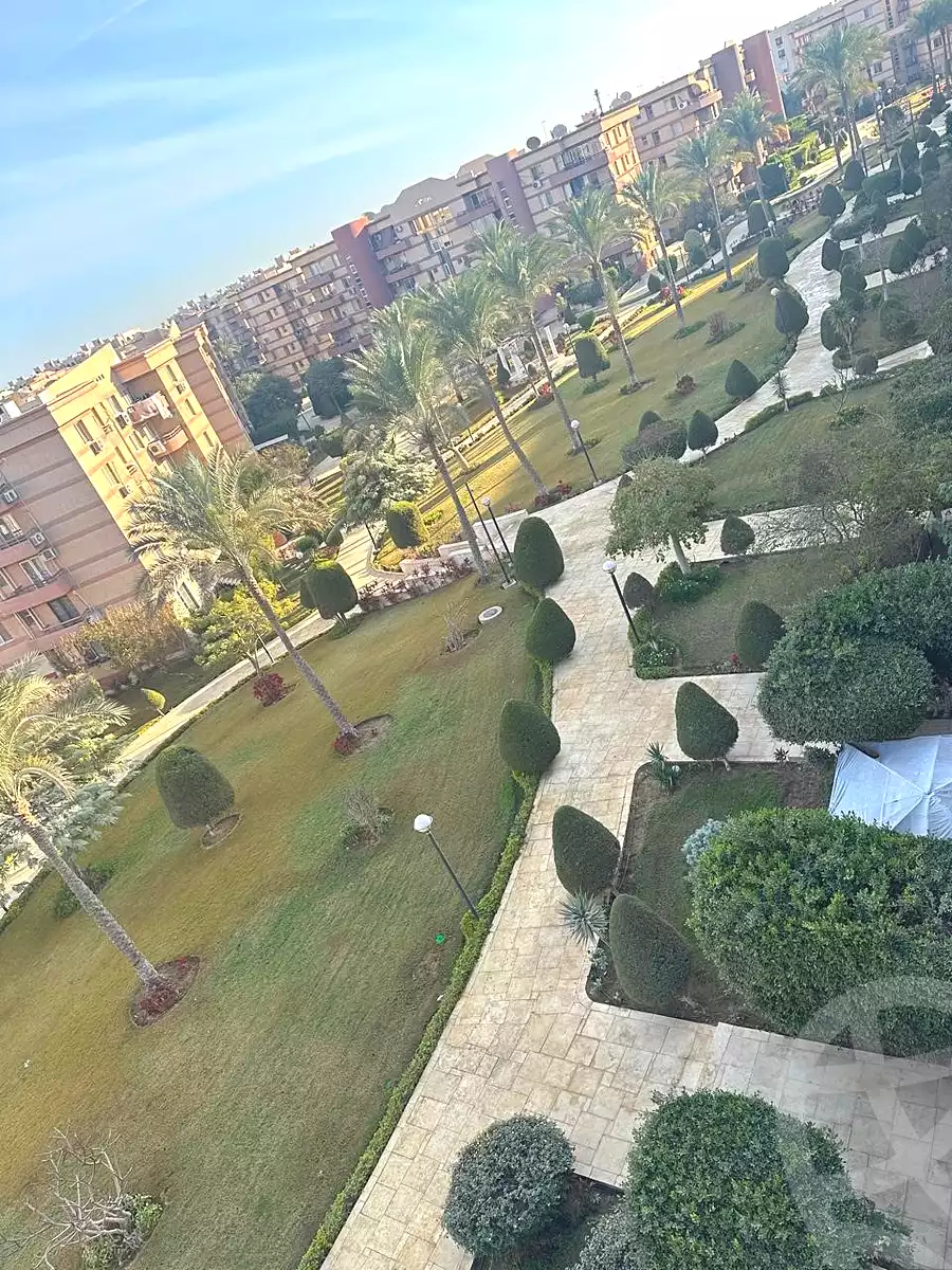 https://aqarmap.com.eg/en/listing/7280458-for-sale-cairo-new-cairo-lrhb-city-phase-4-mostafa-kamel-st