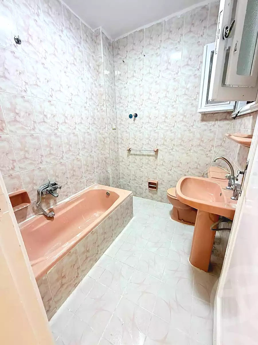 https://aqarmap.com.eg/en/listing/7280735-for-sale-alexandria-al-agamy-shataa-el-nakheel