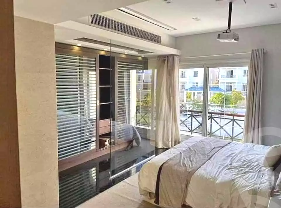 https://aqarmap.com.eg/en/listing/7281297-for-sale-cairo-new-cairo-compounds-mountain-view-hyde-park