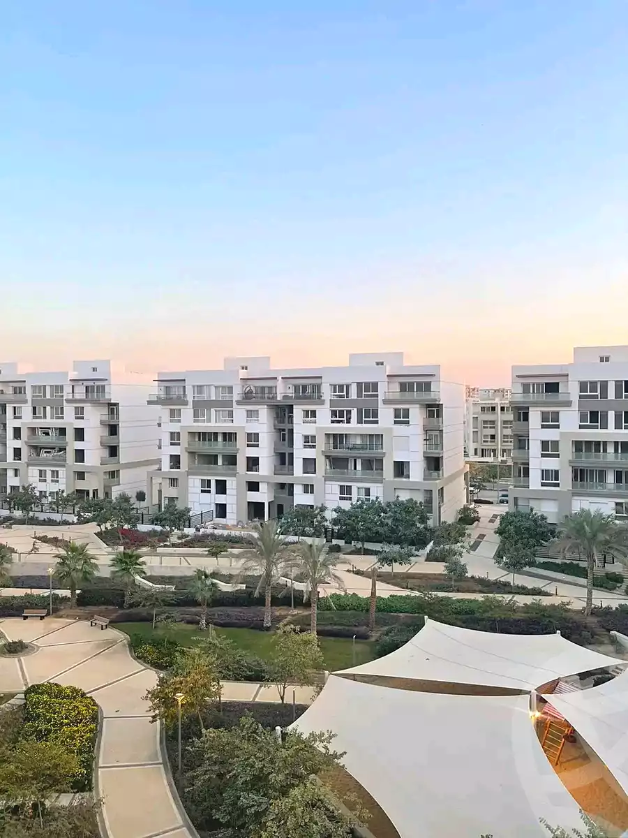https://aqarmap.com.eg/ar/listing/7281798-for-sale-cairo-new-cairo-compounds-hyde-park-centre-ville-hyde-park