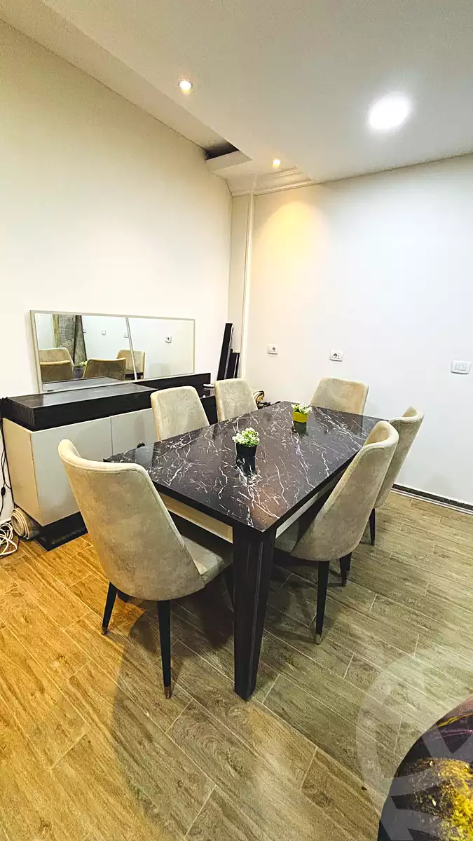https://aqarmap.com.eg/ar/listing/7276914-for-sale-cairo-new-cairo-first-settlement-mhwr-mstfy-kml
